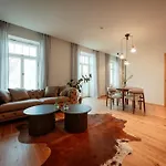 Freinholdi Maja Kuelaliskorter 2 - Balcony And Sauna 4* Voru