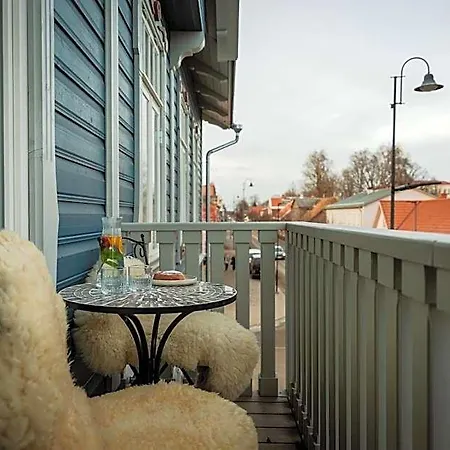 Freinholdi Maja Kuelaliskorter 2 - Balcony And Sauna 4* Võru