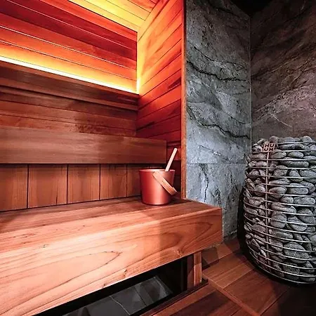 Freinholdi Maja Kuelaliskorter 2 - Balcony And Sauna מלון דירות 4*